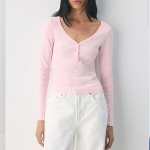 Aritzia V-Neck Long sleeve